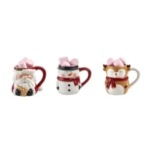 Christmas mugs with marshmallows.